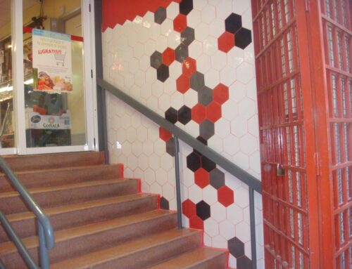 Alicatado de azulejos en plazas públicas